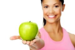 Δίαιτα: 5 φρούτα που πρέπει να αποφεύγετε & με ποια να τα αντικαταστήσετε
