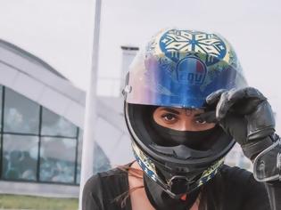 Φωτογραφία για Νεκρή σε τροχαίο η πιο σέξι μοτοσικλετίστρια και motoblogger της Ρωσίας