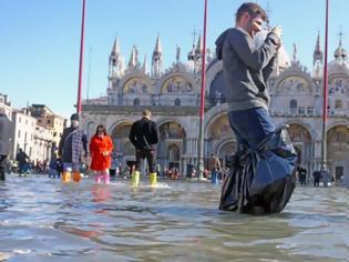 Φωτογραφία για Κίνδυνος «βύθισης» για Νάπολη και Βενετία μέχρι το 2100