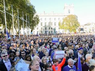 Φωτογραφία για Χιλιάδες διαδηλωτές στο Λονδίνο κατά του Brexit - Ζητούν δεύτερο δημοψήφισμα