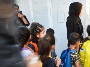 Φωτογραφία για Βόλος: Απειλούν διευθυντή Γυμνασίου επειδή δέχθηκε προσφυγόπουλα στο σχολείο