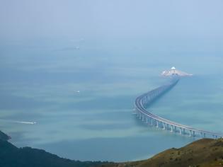 Φωτογραφία για Αυτή είναι η μεγαλύτερη θαλάσσια γέφυρα στον κόσμο μήκους 55 χιλιομέτρων