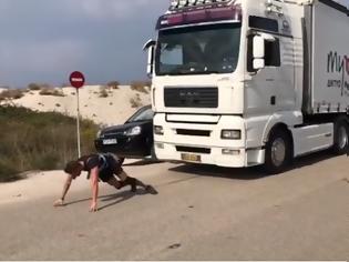 Φωτογραφία για Νίκος Πολίτης: Ο σύγχρονος Κουταλιανός της Λευκάδας σέρνει φορτηγό 14,5 τόννων (ΔΕΙΤΕ VIDEO)