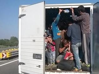 Φωτογραφία για Φορτηγό με 99 μετανάστες στην Εγνατία Οδό