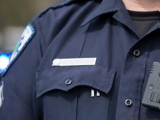 Φωτογραφία για Είναι νόμιμη η χρήση κάμερας ενσωματωμένης στη στολή από αστυνομικό στην Ελλάδα;