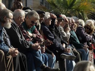 Φωτογραφία για Αναδρομικά συνταξιούχων: «Βόμβα» από τον Πετρόπουλο για τις ηλεκτρονικές αιτήσεις στον ΕΦΚΑ