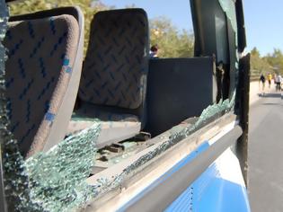 Φωτογραφία για Νέες επιθέσεις σε λεωφορείο και συρμό του ΗΣΑΠ