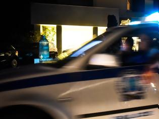Φωτογραφία για Ρομά πέταξαν μάρμαρα σε περιπολικό στου Ρέντη και άνοιξαν το κεφάλι αστυνομικού!