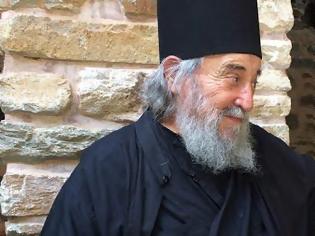 Φωτογραφία για Όταν ο Ηγούμενος της Ιεράς Μονής Δοχειαρίου Γέροντας Γρηγόριος (†2018) συνάντησε τον παπα Εφραίμ Κατουνακιώτη (†1998)