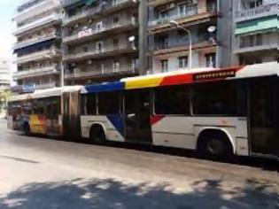 Φωτογραφία για Θεσσαλονίκη: Οδηγός λεωφορείου κατέβασε τρία προσφυγόπουλα