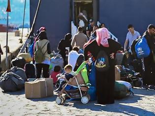 Φωτογραφία για Στον Πειραιά εκατοντάδες πρόσφυγες από τρία νησιά του Αιγαίου