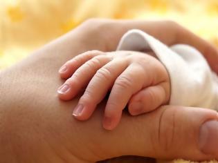 Φωτογραφία για Άδεια για γέννηση παιδιών από τρεις γονείς δόθηκε από την Εθνική Αρχή Ιατρικώς Υποβοηθούμενης Αναπαραγωγής