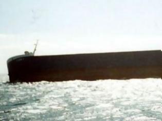 Φωτογραφία για Το πλήρωμα εγκατέλειψε φορτηγό πλοίο στη Λευκάδα