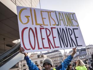 Φωτογραφία για Γαλλία: Περίπου 124.000 άτομα μετείχαν στις συγκεντρώσεις με τα «Κίτρινα Γιλέκα»