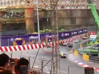 Φωτογραφία για Τρομακτικό ατύχημα σε αγώνα της Formula 3 στο Μακάου
