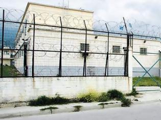 Φωτογραφία για Βόλος: Κρατούμενοι τα έκαναν «γυαλιά καρφιά» στις φυλακές Κασσαβέτειας