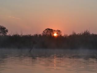 Φωτογραφία για Η λίμνη Οζερός με το πρώτο φως της ημέρας (φωτο)