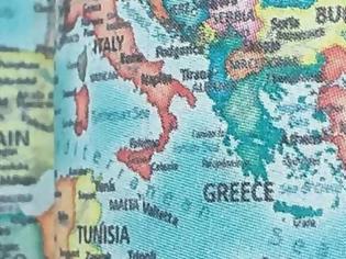 Φωτογραφία για Απίστευτο φιάσκο: Η ΕΛ.ΑΣ. τύπωσε ημερολόγια με «Μακεδονία» και «Βόρεια Κύπρο» και μετά τα ανακάλεσε