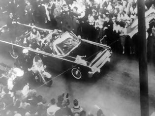 Φωτογραφία για JFK: 55 χρόνια μετά τη δολοφονία του, νέο σενάριο εμπλέκει στο έγκλημα την Τζάκι!