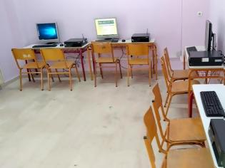 Φωτογραφία για Έωλες οι υποσχέσεις για την προμήθεια 6 υπολογιστών αξίας 900 € για το Δημοτικό Σχολείο Μύτικα.