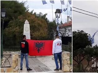Φωτογραφία για Προκλήσεις δίχως τέλος - Αλβανοί κατέβασαν την ελληνική σημαία και ανάρτησαν την αλβανική στη Θεσπρωτία