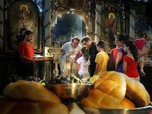 Φωτογραφία για Άγιος Ιωάννης Χρυσόστομος: Σαν έρθει η στιγμή της Θείας Κοινωνίας