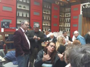 Φωτογραφία για Στάση για καφέ στο κέντρο της ΒΟΝΙΤΣΑΣ εκαναν τα μέλη των ευρωπαίων δημοσιογράφων | ΦΩΤΟ