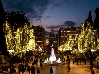 Φωτογραφία για Το κέντρο της Αθήνας φόρεσε τα γιορτινά του