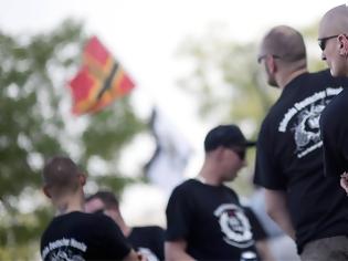 Φωτογραφία για EUobserver: Εκατοντάδες καταζητούμενοι νεοναζί παραμένουν ασύλληπτοι στη Γερμανία