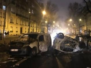 Φωτογραφία για Εμπόλεμη ζώνη το Παρίσι: Τεθωρακισμένα και 89 χιλιάδες αστυνομικοί στους δρόμους- Φόβοι για νέα έκτροπα
