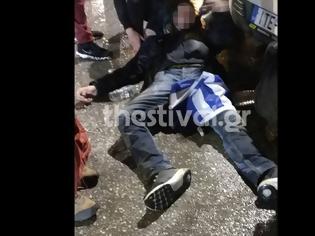 Φωτογραφία για Ήθελαν να τον σκοτώσουν! Σοκαριστικές μαρτυρίες για την επίθεση στον 29χρονο με τη σημαία στη Θεσσαλονίκη