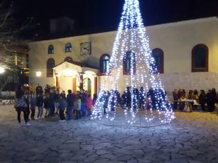 Φωτογραφία για Χριστουγεννιάτικη εκδήλωση για το άναμμα του δέντρου στον ΑΕΤΟ Ξηρομέρου | ΦΩΤΟ