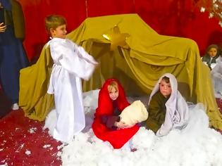Φωτογραφία για Χριστουγεννιάτικη εκδήλωση: Η αναπαράσταση της γέννησης του Χριστού από τα παιδιά του Συλλόγου Παλαίρου Αγιος Δημήτριος | ΦΩΤΟ