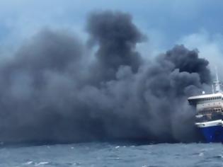 Φωτογραφία για Το φλεγόμενο πλοίο Norman Atlantic: Τέσσερα χρόνια από την τραγωδία στη θάλασσα -Οι εικόνες ακόμα σοκάρουν [βίντεο]
