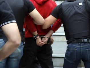 Φωτογραφία για Δεκάδες συλλήψεις σε αστυνομική επιχείρηση στην Πελοπόννησο