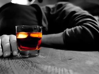 Φωτογραφία για Έρευνα: Το ποτό κάνει τους ανθρώπους... ρατσιστές και... ομοφοβικούς!