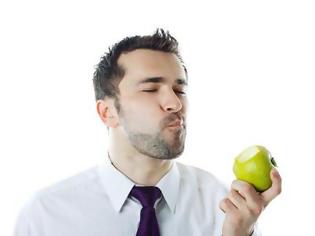 Φωτογραφία για Συγκεκριμένες τροφές σάς προκαλούν φαγούρα στο στόμα; Τι σημαίνει αυτό;