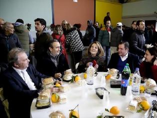 Φωτογραφία για Πρωτοχρονιάτικο γεύμα σε άστεγους-άπορους από τον Δήμο Αθηναίων