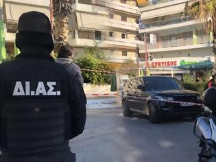 Φωτογραφία για Απελευθερώθηκε ο επιχειρηματίας που άρπαξαν στον Πειραιά - Τις λεπτομέρειες μαθαίνουν οι αστυνομικοί