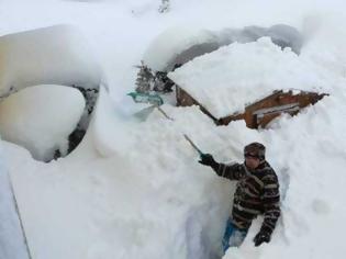 Φωτογραφία για «Θάφτηκαν» στο χιόνι Γερμανία και Αυστρία: Σε ορισμένες περιοχές φτάνει τα δύο μέτρα!