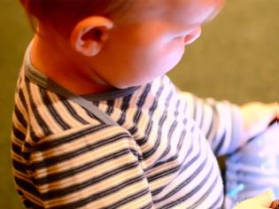 Φωτογραφία για Πόσο τοξικές είναι οι οθόνες κινητών και tablet για τα παιδιά;