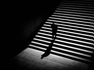 Φωτογραφία για Φως και σκιά: Σκιάς όναρ άνθρωπος