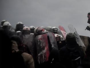 Φωτογραφία για Συλλαλητήριο για τη Μακεδονία: Για μια... χούφτα κουκουλοφόρους διέλυσε τη συγκέντρωση η Αστυνομία