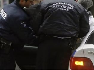 Φωτογραφία για Κολωνάκι: Υπαστυνόμος έσπασε στο ξύλο γυναίκα που δεν ενέδωσε στις σεξουαλικές του ορέξεις