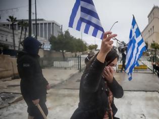 Φωτογραφία για Η συμφωνία των Πρεσπών ενώνει τους Έλληνες ενάντια στον Τσίπρα, γράφει ο διεθνής Τύπος