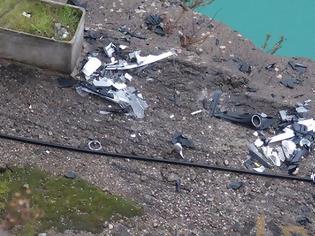 Φωτογραφία για Συντρίμμια και κηλίδες πετρελαίου μαρτυρούν την πτώση του ΙΧ στη λίμνη Στράτου (φωτο)
