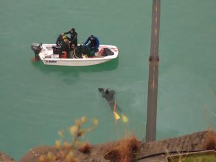 Φωτογραφία για Tραγωδία στη λίμνη Στράτου: εντοπίστηκε το όχημα με τη σορό της 35χρονης μέσα