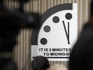 Φωτογραφία για Το «Ρολόι της Αποκάλυψης» παραμένει στα δύο λεπτά πριν από τα μεσάνυχτα