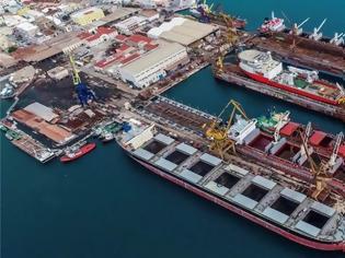 Φωτογραφία για Για επισκευή το μεγαλύτερο πλοίο στην ιστορία των Ναυπηγείων Σύρου