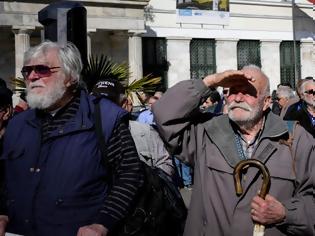 Φωτογραφία για Πανικός για χιλιάδες συνταξιούχους που είδαν «πετσοκομμένες» τις συντάξεις τους